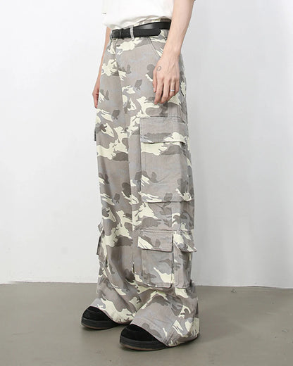 WHITE CAMO BAGGY JEANS